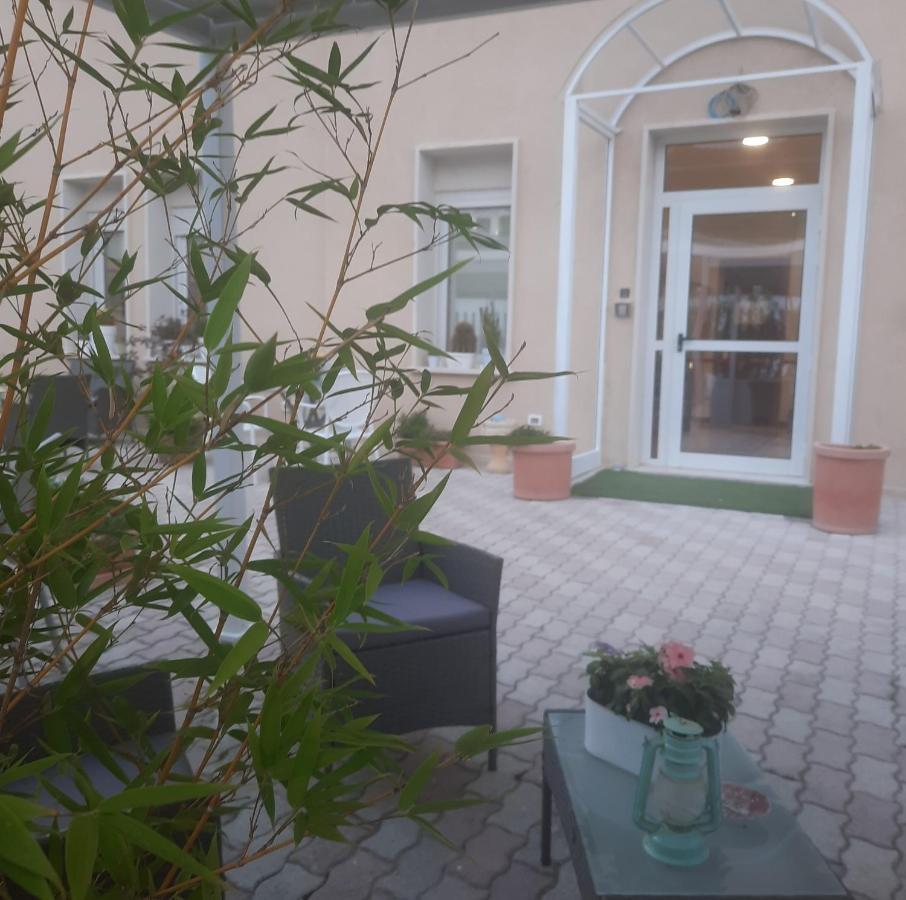 Hotel Porta Rivera LʼAquila Buitenkant foto