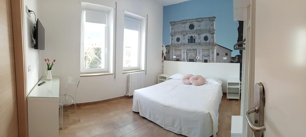 Hotel Porta Rivera LʼAquila Buitenkant foto