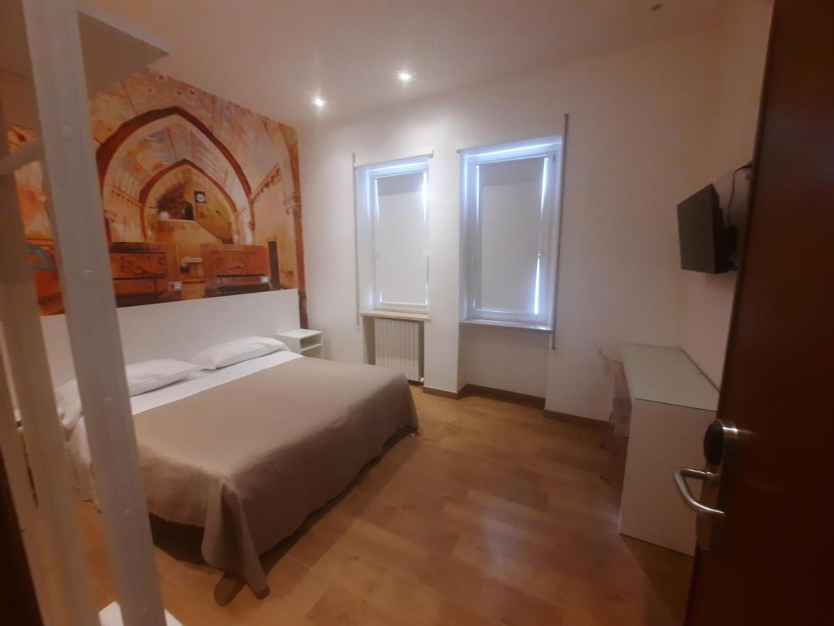 Hotel Porta Rivera LʼAquila Buitenkant foto