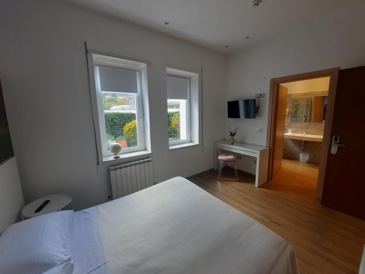 Hotel Porta Rivera LʼAquila Buitenkant foto