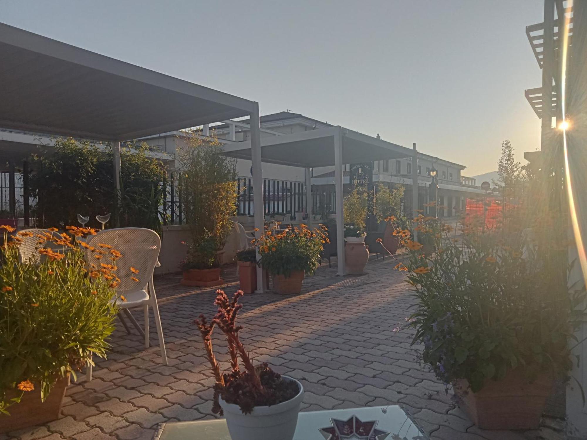 Hotel Porta Rivera LʼAquila Buitenkant foto